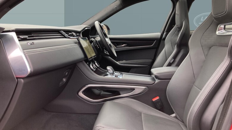 Jaguar F-Pace 2.0 D200 R-Dynamic HSE Black 5dr Auto AWD Diesel Estate